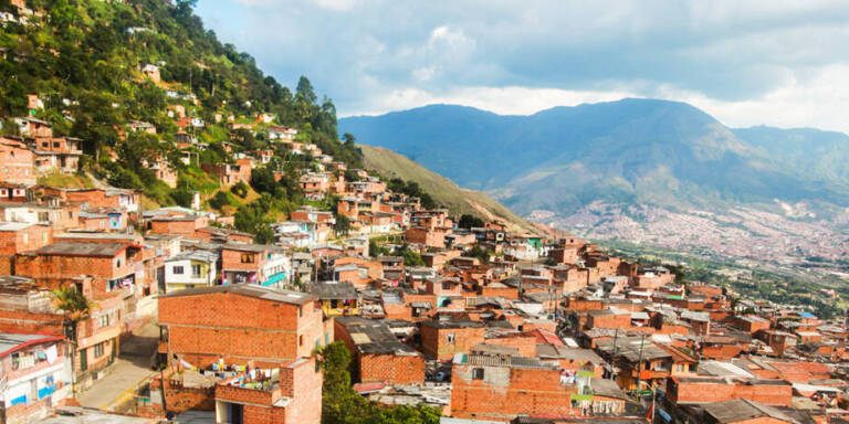 Free Walking Tour Comuna 13 】