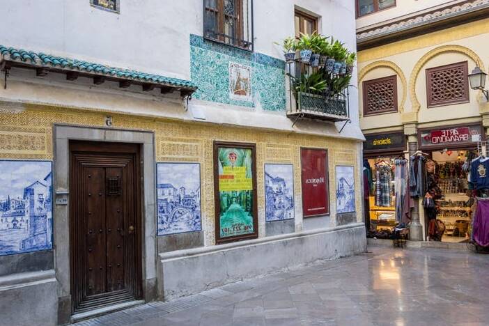 free walking tour granada en espanol