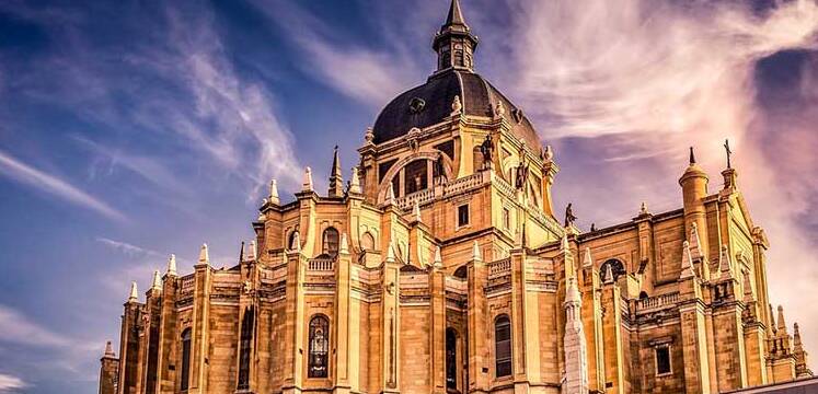 visita guiada a la catedral de la almudena